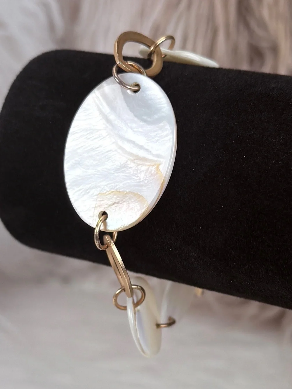 Beautiful, goldtone, shell costume bracelet
